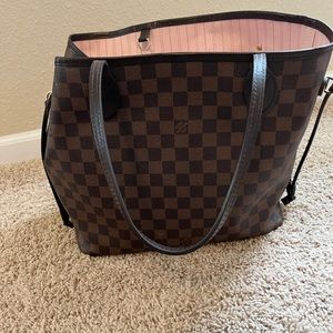 Louis Vuitton Nverfull handbag tote. Gentle used. In great condition.
